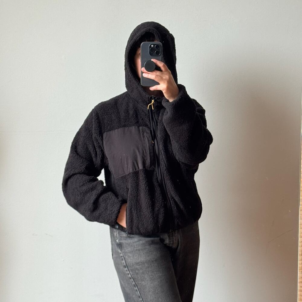 ROARK Women's Rambler Fleece in Black